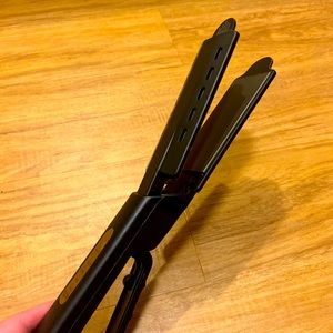 Flat iron hair straightener